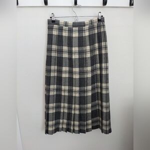 EUC Vintage FOXLEY England Wool High waisted and plaid pleated wool skirt 10
